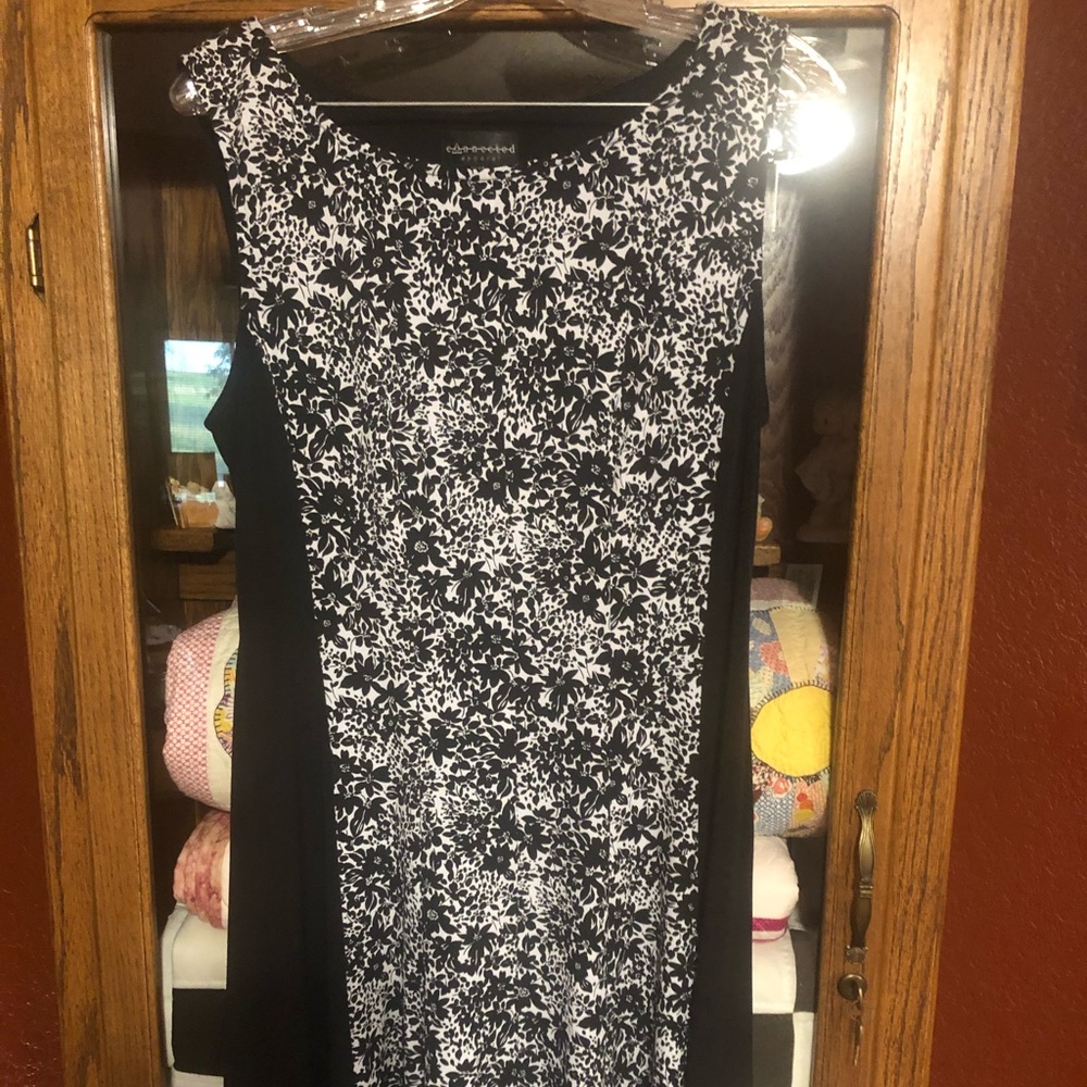 Back & White Floral Dress